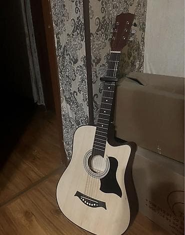 Акустическая гитара формата Dreadnought с кошечкой (вырезом) для at lalafo.kg Акустическая гитара формата Dreadnought с кошечкой (вырезом) для