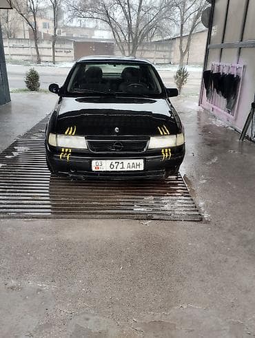 Opel Vectra: 1993 г., 1.6 л, Механика, Бензин, Седан at lalafo.kg — 5 Opel Vectra: 1993 г., 1.6 л, Механика, Бензин, Седан — 5