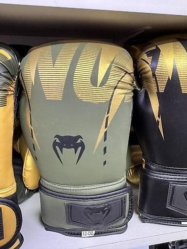 Боксерские перчатки Venum оливково-зеленого цвета с золотистыми at lalafo.kg Боксерские перчатки Venum оливково-зеленого цвета с золотистыми