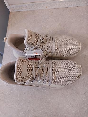 Кроссовкалар, 37, New Balance, Жаңы, түсү - Саргыч боз lalafo.kg да — 2 Кроссовкалар, 37, New Balance, Жаңы, түсү - Саргыч боз — 2