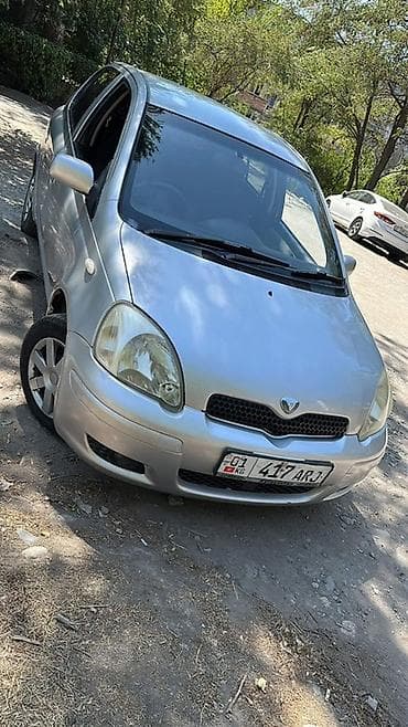 Компактный 5‑дверный хэтчбек серебристого цвета. Основные at lalafo.kg Компактный 5‑дверный хэтчбек серебристого цвета. Основные