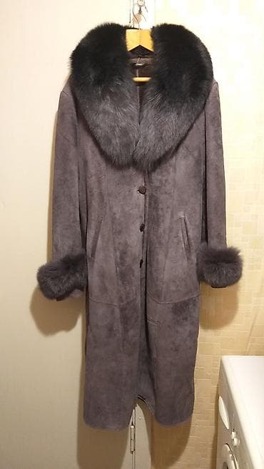 Женская дублёнка, искусственная. Воротник и рукава (пушистые) at lalafo.kg Женская дублёнка, искусственная. Воротник и рукава (пушистые)