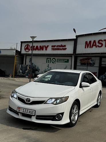 Toyota Camry: 2014 г., 2.5 л, Автомат, Бензин, Седан at lalafo.kg Toyota Camry: 2014 г., 2.5 л, Автомат, Бензин, Седан