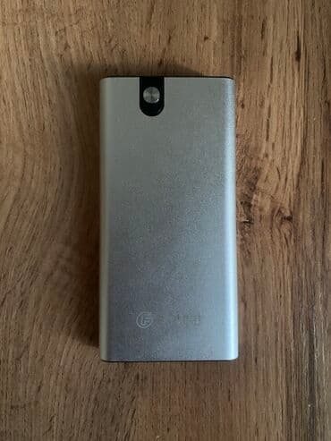 Портативный аккумулятор (power bank) 10000 mAh - Емкость: 10 000 мА·ч at lalafo.kg Портативный аккумулятор (power bank) 10000 mAh - Емкость: 10 000 мА·ч