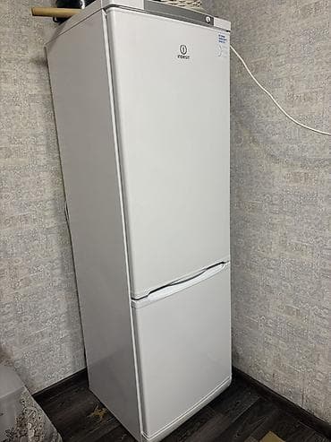 Холодильник Indesit, Двухкамерный at lalafo.kg — 1 Холодильник Indesit, Двухкамерный — 1