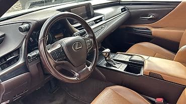 Lexus ES: 2019 г., 2.5 л, Автомат, Гибрид, Седан at lalafo.kg Lexus ES: 2019 г., 2.5 л, Автомат, Гибрид, Седан