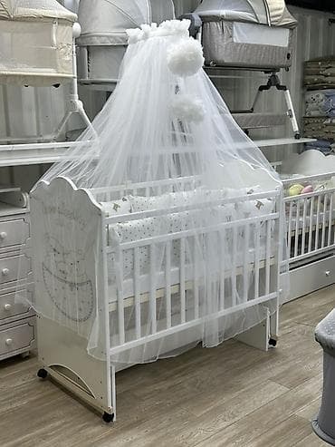 Офис эмереги: Детская кроватка с комплектом текстиля и балдахином Колеса качалка с lalafo.kg да — 4 Офис эмереги: Детская кроватка с комплектом текстиля и балдахином Колеса качалка с — 4