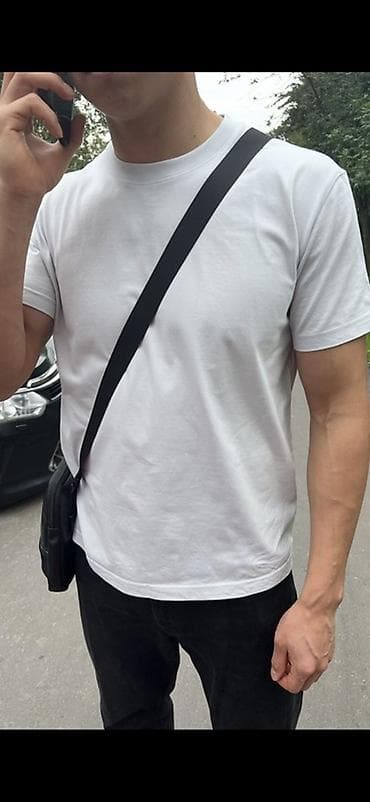 Качество фабричное. 100% хлопок . Базовая футболка, белая и черная at lalafo.kg Качество фабричное. 100% хлопок . Базовая футболка, белая и черная