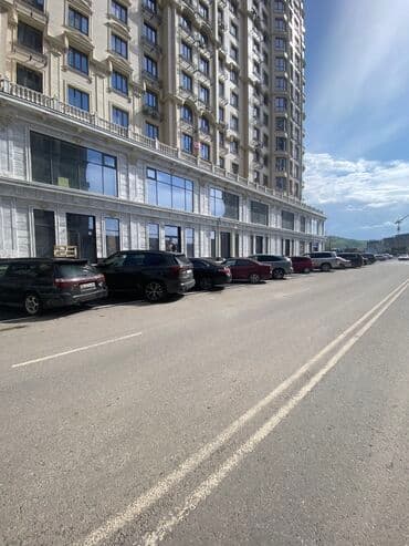 Сдаются 2 офиса, по 200 м2, Сухэ Батора -магистраль! Новый жилой at lalafo.kg Сдаются 2 офиса, по 200 м2, Сухэ Батора -магистраль! Новый жилой