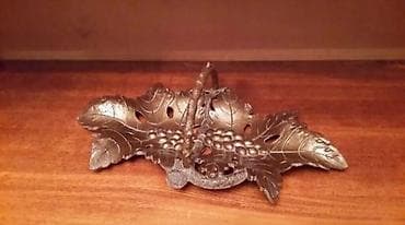 Литая декоративная подставка/ Дизайн в виде виноградной грозди и at lalafo.kg Литая декоративная подставка/ Дизайн в виде виноградной грозди и