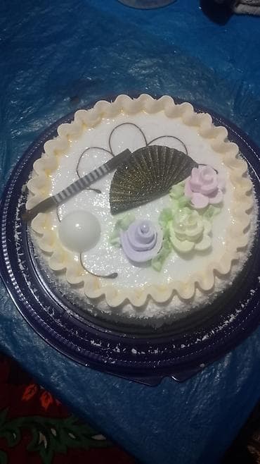Торт праздничный круглой формы с декоративным оформлением. - Диаметр at lalafo.kg Торт праздничный круглой формы с декоративным оформлением. - Диаметр