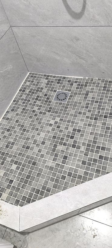 Делаем ремонт под ключ - Напольное покрытие: мозаика из керамогранита at lalafo.kg Делаем ремонт под ключ - Напольное покрытие: мозаика из керамогранита