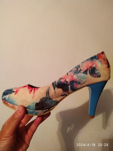 Класные туфли,новые фирма эксклюзив 40р.отдам за 300сом at lalafo.kg Класные туфли,новые фирма эксклюзив 40р.отдам за 300сом
