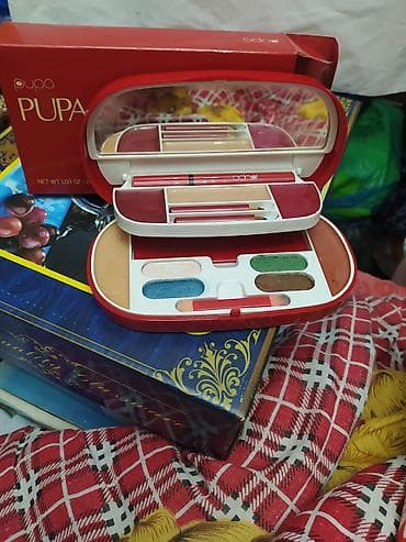Набор декоративной косметики Pupa в компактном футляре с зеркалом at lalafo.kg Набор декоративной косметики Pupa в компактном футляре с зеркалом