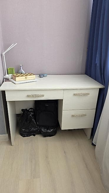 Комплект офисной мебели, Тумба, ДСП, цвет - Белый at lalafo.kg Комплект офисной мебели, Тумба, ДСП, цвет - Белый