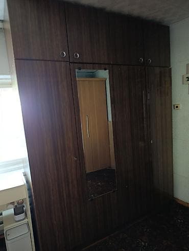 Продаю срочно шифоньер с антресолями б)у в хорошем состоянии. 4000 сом at lalafo.kg Продаю срочно шифоньер с антресолями б)у в хорошем состоянии. 4000 сом