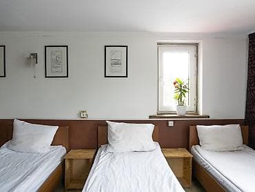 Комнаты в гостевом доме/хостеле с многоместным размещением. - at lalafo.kg Комнаты в гостевом доме/хостеле с многоместным размещением. -