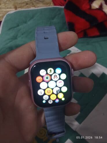 Смарт-часы с сенсорным дисплеем, прямоугольным корпусом и голубым at lalafo.kg Смарт-часы с сенсорным дисплеем, прямоугольным корпусом и голубым