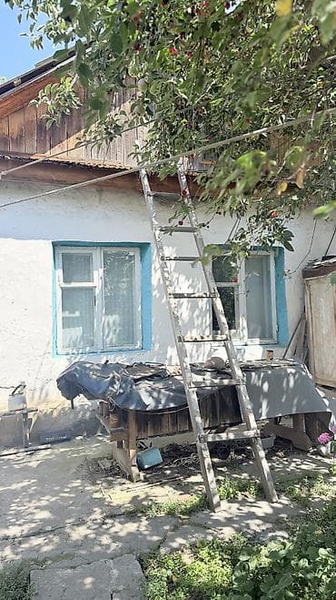 Продам дом с участком 4,28 соток по ул.Маяковского пересекает at lalafo.kg Продам дом с участком 4,28 соток по ул.Маяковского пересекает