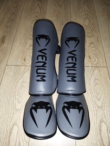 Щитки для голени и стопы Venum - Тип: защитные щитки для единоборств at lalafo.kg Щитки для голени и стопы Venum - Тип: защитные щитки для единоборств