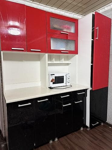 Кухонный гарнитур, цвет - Красный at lalafo.kg Кухонный гарнитур, цвет - Красный