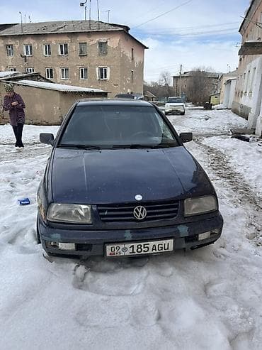 Volkswagen Vento: 1993 г., 1.8 л, Механика, Бензин, Седан at lalafo.kg — 2 Volkswagen Vento: 1993 г., 1.8 л, Механика, Бензин, Седан — 2