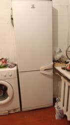 Холодильник Indesit, Б/у, Двухкамерный at lalafo.kg Холодильник Indesit, Б/у, Двухкамерный