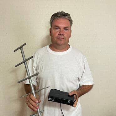 Приставки с бесплатными каналами и антенны Цифровое эфирное at lalafo.kg Приставки с бесплатными каналами и антенны Цифровое эфирное