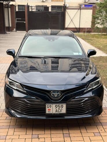 Toyota Camry: 2018 г., 2.5 л, Вариатор, Гибрид, Седан at lalafo.kg Toyota Camry: 2018 г., 2.5 л, Вариатор, Гибрид, Седан