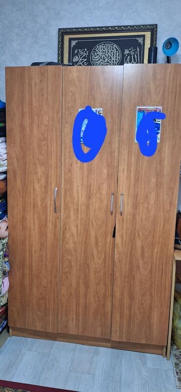 Спальный гарнитур, ДСП, цвет - Коричневый at lalafo.kg Спальный гарнитур, ДСП, цвет - Коричневый