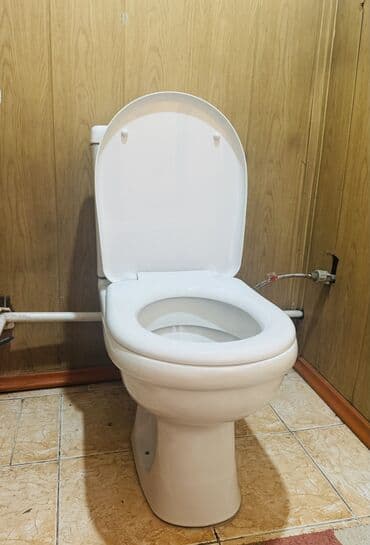 Продаю Б/у унитаз Купили полтора месяца назад Связи с ремонтом at lalafo.kg Продаю Б/у унитаз Купили полтора месяца назад Связи с ремонтом