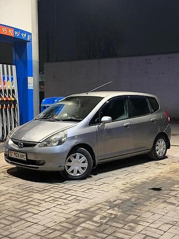 Honda Fit: 2004 г., 1.3 л, Вариатор, Бензин, Хэтчбэк at lalafo.kg Honda Fit: 2004 г., 1.3 л, Вариатор, Бензин, Хэтчбэк