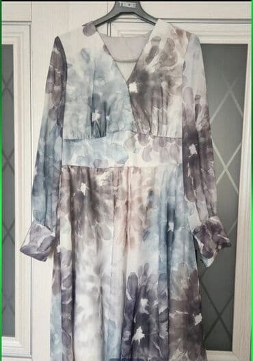 Турецкое платье, размер 44-46. Сбоку вшитый замочек. Состояние at lalafo.kg Турецкое платье, размер 44-46. Сбоку вшитый замочек. Состояние