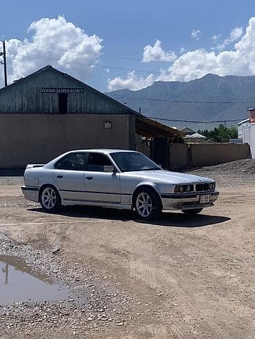 BMW 5 series: 1990 г., 2.5 л, Механика, Бензин, Седан at lalafo.kg BMW 5 series: 1990 г., 2.5 л, Механика, Бензин, Седан
