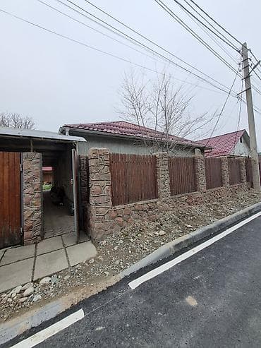 Продаётся жилой дом с просторным двором и хозпостройками. 📍По ул. 9 at lalafo.kg Продаётся жилой дом с просторным двором и хозпостройками. 📍По ул. 9