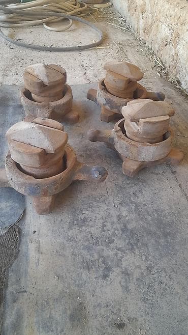 Замок кантейнеровоза Особенности: - Материал: массивный чугун/сталь - at lalafo.kg Замок кантейнеровоза Особенности: - Материал: массивный чугун/сталь -