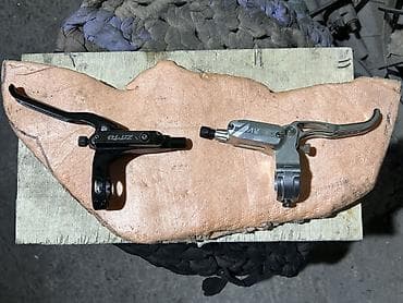 Рычаги тормозные гидравлика для велосипеда MTB - Комплект из двух at lalafo.kg Рычаги тормозные гидравлика для велосипеда MTB - Комплект из двух