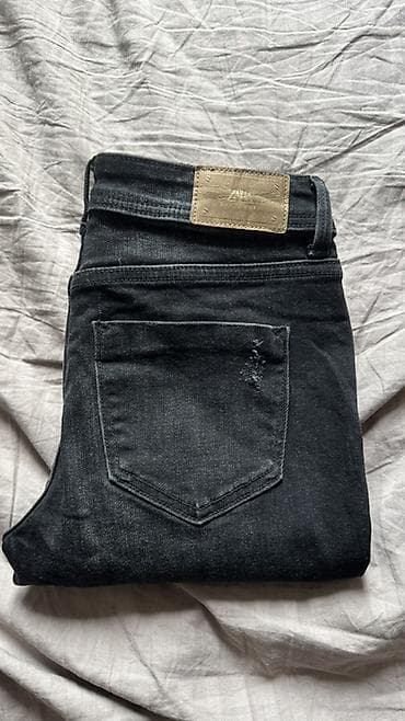 ZARA — джинсы скинни, черный вареный деним В отличном состоянии at lalafo.kg ZARA — джинсы скинни, черный вареный деним В отличном состоянии