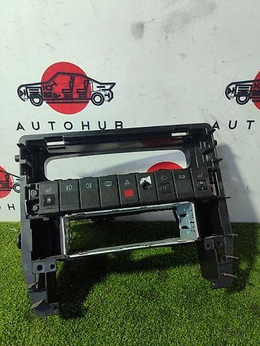 Центральная консоль Audi 1992 г., Оригинал at lalafo.kg Центральная консоль Audi 1992 г., Оригинал