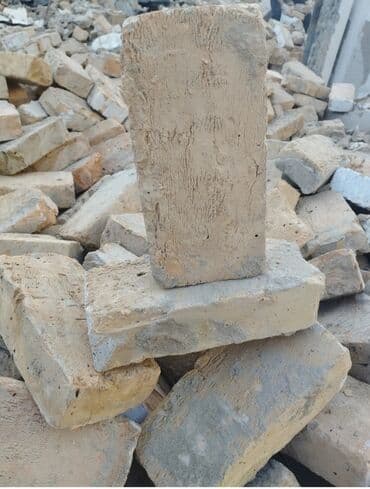 Продаю бу кирпич таблетка СССР цена доставка договорная кирпич at lalafo.kg Продаю бу кирпич таблетка СССР цена доставка договорная кирпич