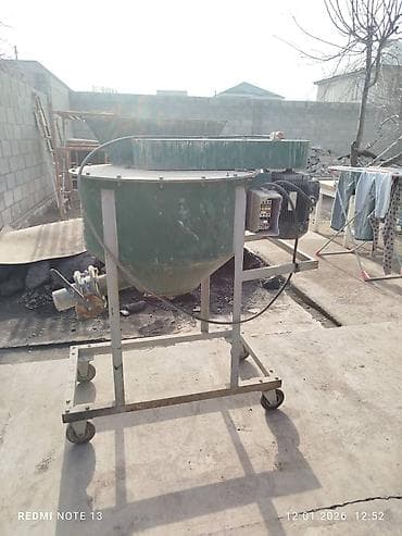 Бетономешалка Принудительная, Малая (менее 150 л), Б/у at lalafo.kg Бетономешалка Принудительная, Малая (менее 150 л), Б/у