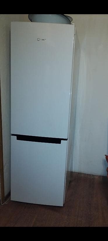 Холодильник Indesit, Двухкамерный at lalafo.kg Холодильник Indesit, Двухкамерный