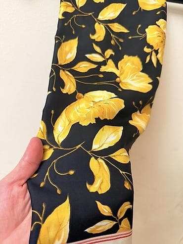 Платок, Шейный платок, Шелк, С узорами at lalafo.kg Платок, Шейный платок, Шелк, С узорами