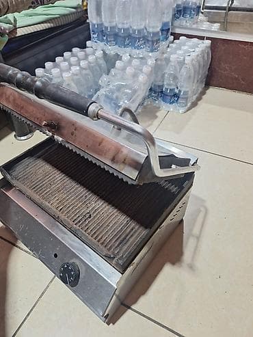 Профессиональный электрический гриль-пресс (панини-гриль) - Материал at lalafo.kg Профессиональный электрический гриль-пресс (панини-гриль) - Материал