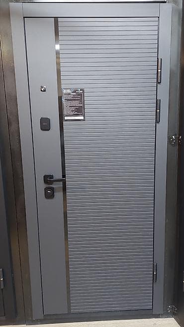 Двери для домов и квартир, Металлическая, Одностворчатая, Правосторонняя, цвет - Серый at lalafo.kg Двери для домов и квартир, Металлическая, Одностворчатая, Правосторонняя, цвет - Серый