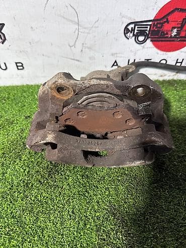 Тормозной суппорт Volkswagen Passat B3 1.8 1990 прав. (б/у) at lalafo.kg Тормозной суппорт Volkswagen Passat B3 1.8 1990 прав. (б/у)