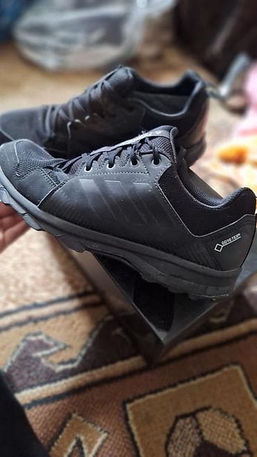 Кроссовки Adidas Terrex с мембраной GORE‑TEX.В очень хорошем at lalafo.kg Кроссовки Adidas Terrex с мембраной GORE‑TEX.В очень хорошем