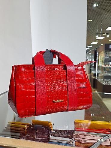 Классическая сумка, Материал: Натуральная кожа, Застежка на молнии, Женские at lalafo.kg Классическая сумка, Материал: Натуральная кожа, Застежка на молнии, Женские