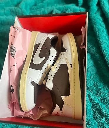 Срочно 690 сом !!кросовки Travis Scott x Air Jordan 1 Low OG “Reverse at lalafo.kg Срочно 690 сом !!кросовки Travis Scott x Air Jordan 1 Low OG “Reverse