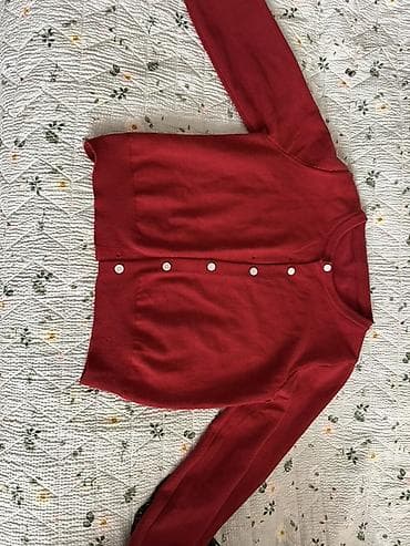 Кардиган женский, классический, на пуговицах at lalafo.kg Кардиган женский, классический, на пуговицах